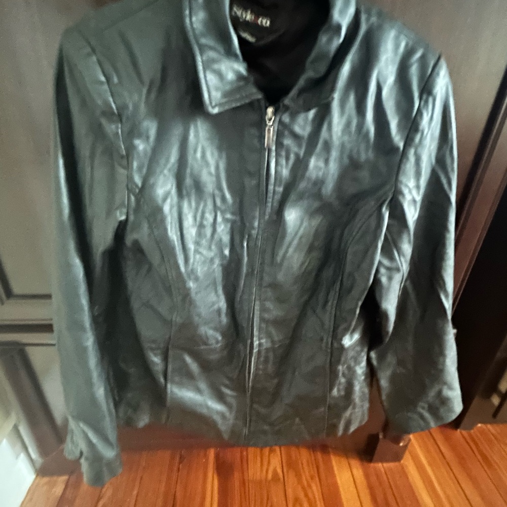 Black Genuine Leather Jacket style and company size large
